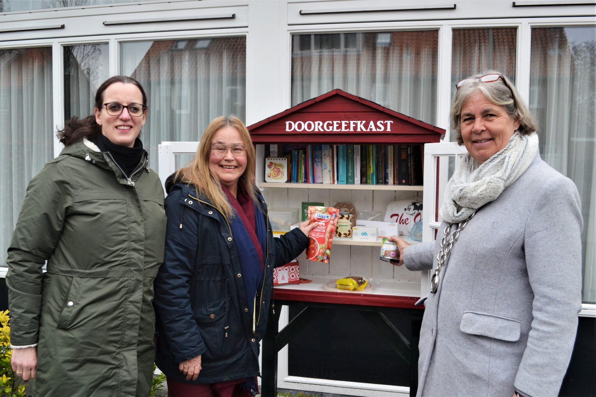 Burgemeester Nienhuis Bezoekt Buurt- En Doorgeefkastjes: “Mooi ...