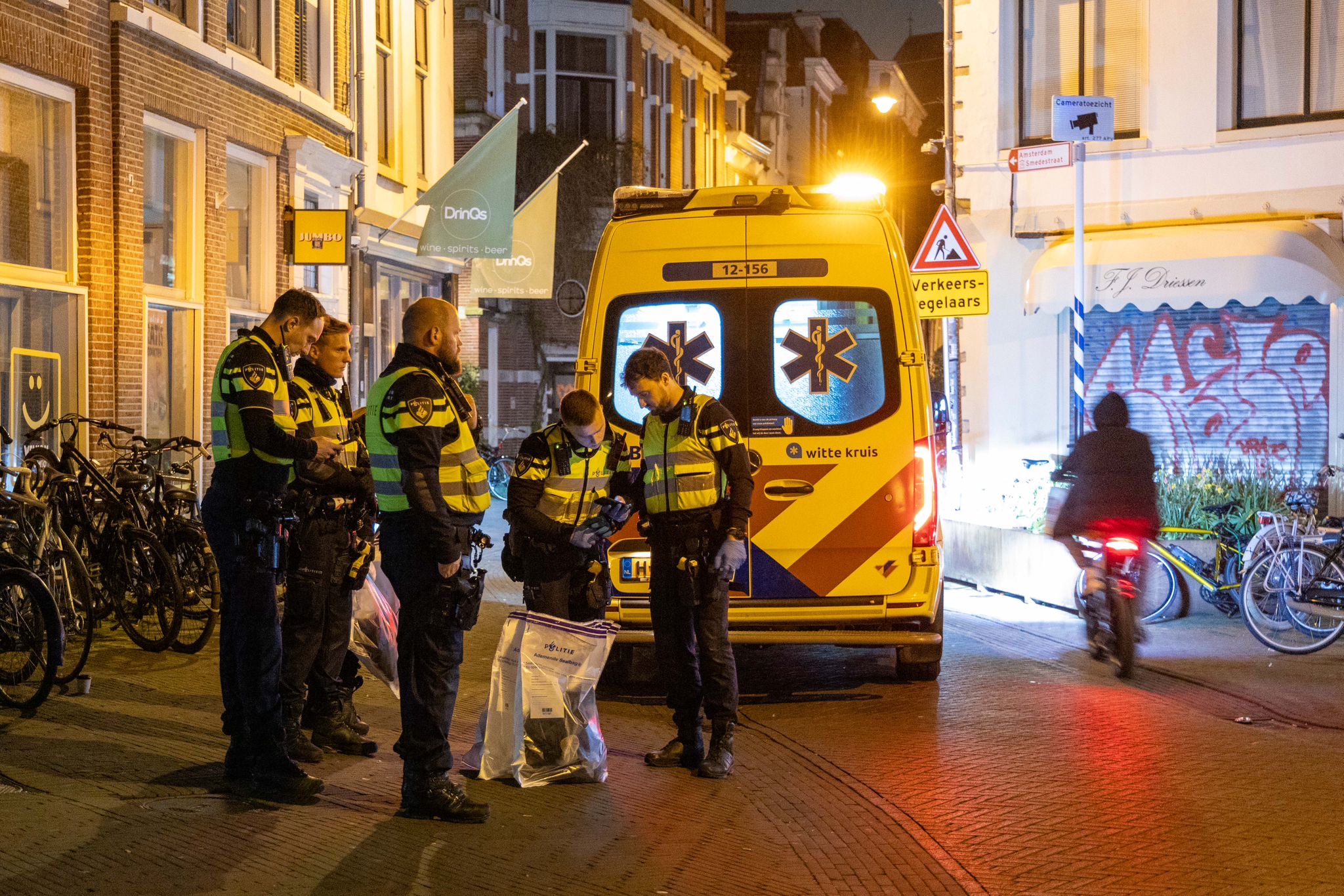 Twee Zwaargewonden Op Koningsnacht Door Steekpartij In Haarlem - De ...